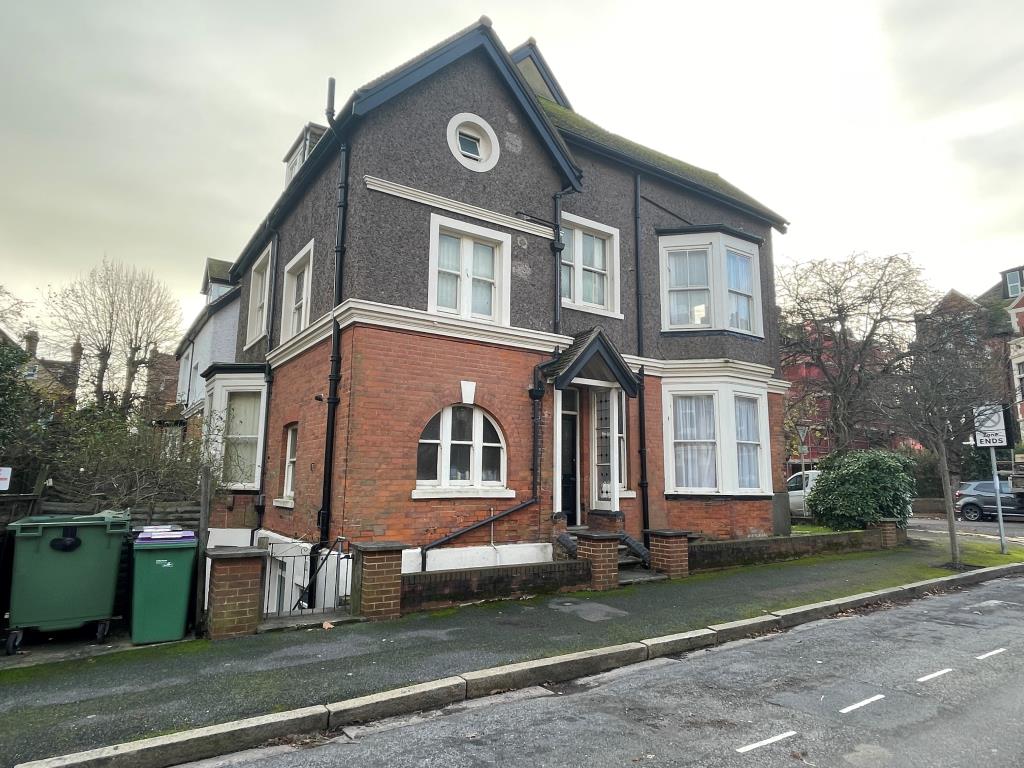 Lot: 120 - ONE-BEDROOM GARDEN FLAT AND NINE LETTING ROOMS - Westbourne Gardens elevation